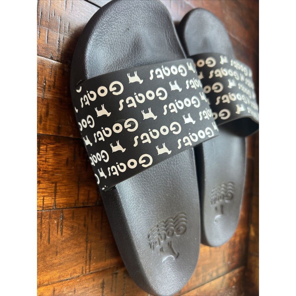GOATS Black White Logo Comfortable Slip On Slide Sz 3 Y Kids‎ Sandals - Picture 2 of 7